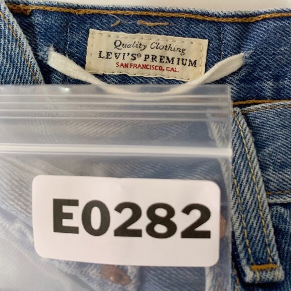 Levis 27 Premium Denim Distressed Cuff Jean Shorts Medium Blue - Picture 3 of 9